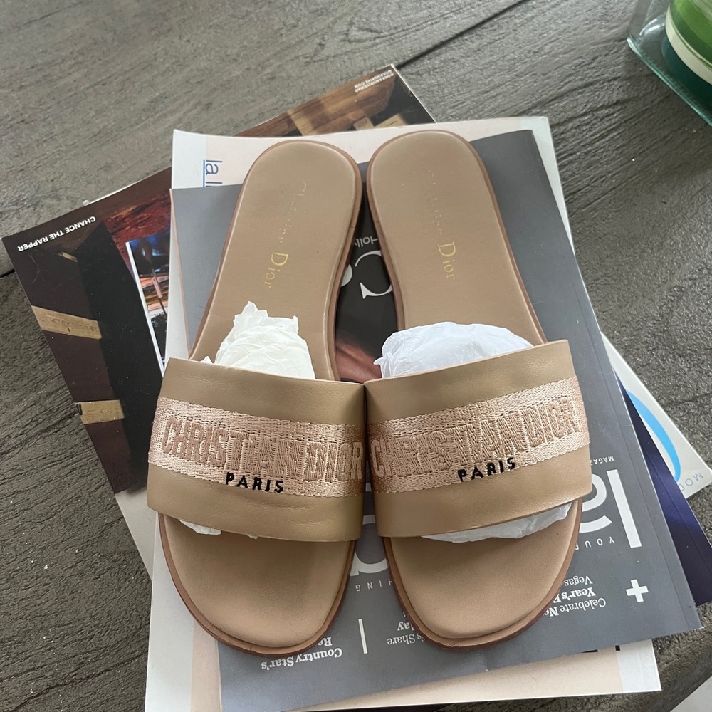 Dior D-way slide